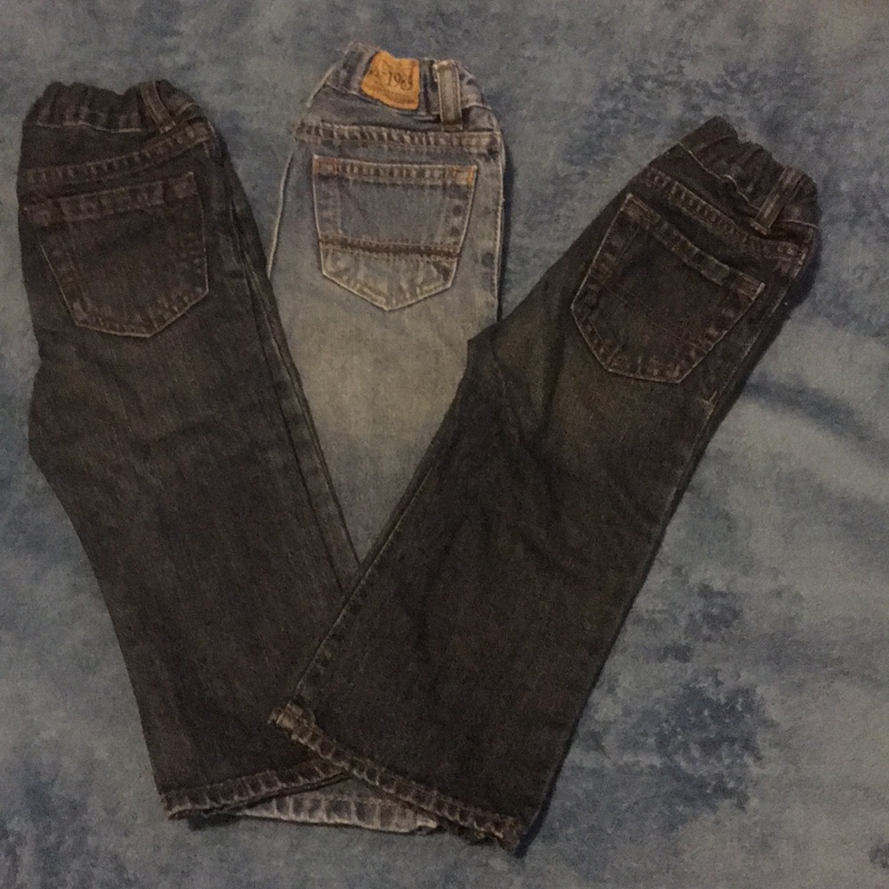 Jean Lot of 3 plus 2 bonus sweats